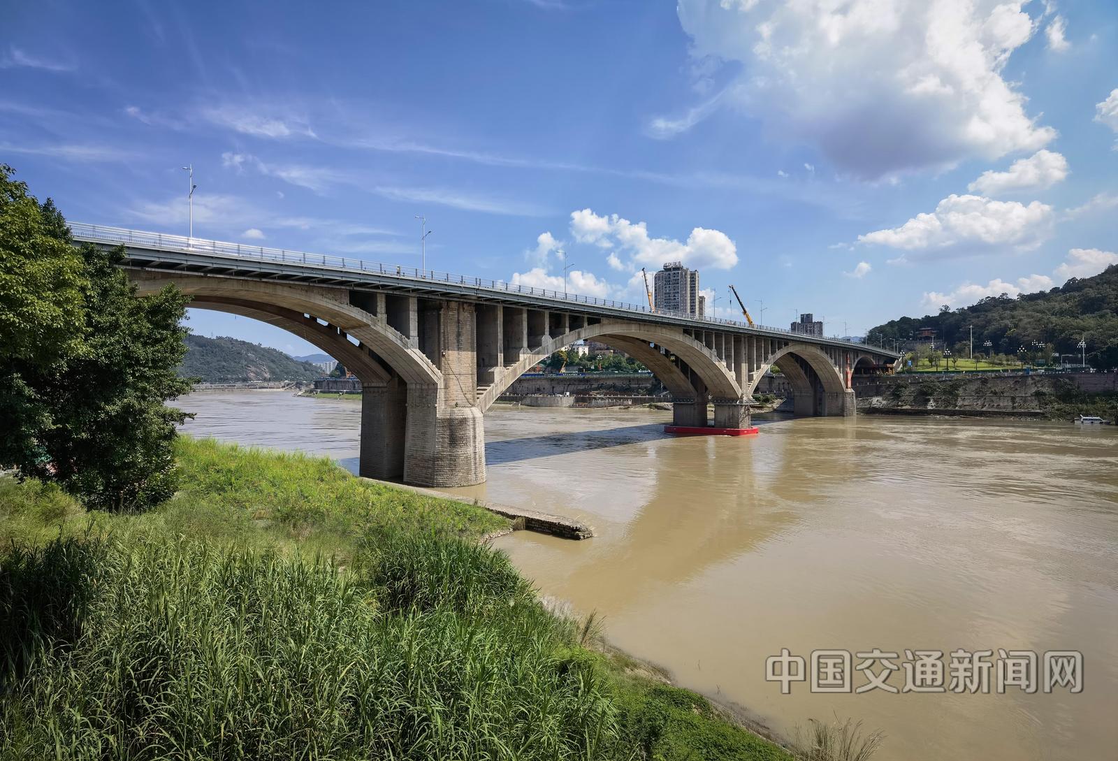 匠心筑橋，譽(yù)滿國際 宜賓岷江大橋加固改造工程榮膺國際橋梁大會(huì)獎(jiǎng)項(xiàng)
